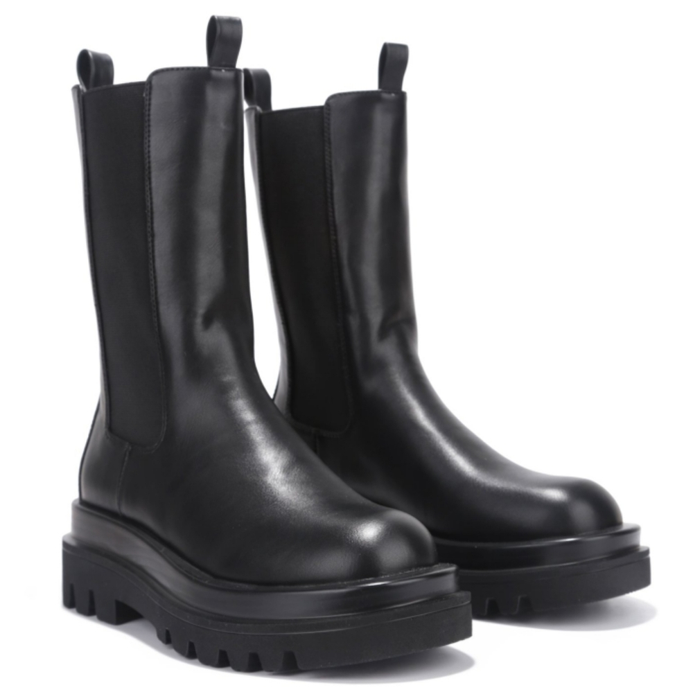 Size 10 🖤Veneta Lug Sole Platform - BLK